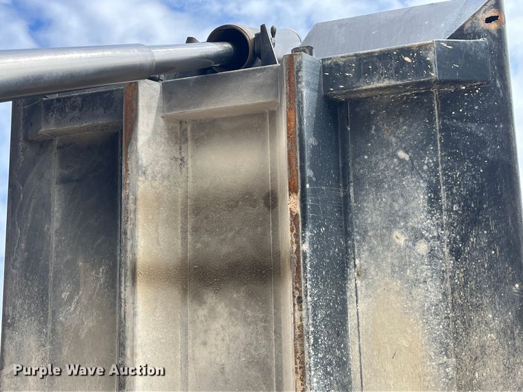 image for item LD9459 2006 Mack CHN613 dump truck