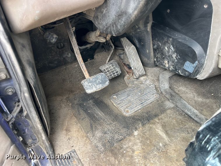 image for item LD9459 2006 Mack CHN613 dump truck