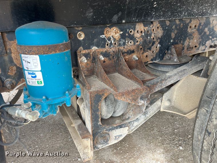 image for item LD9459 2006 Mack CHN613 dump truck