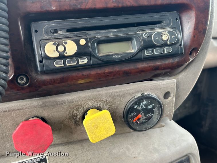 image for item LD9459 2006 Mack CHN613 dump truck