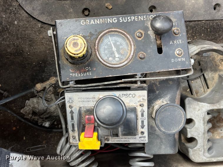 image for item LD9459 2006 Mack CHN613 dump truck