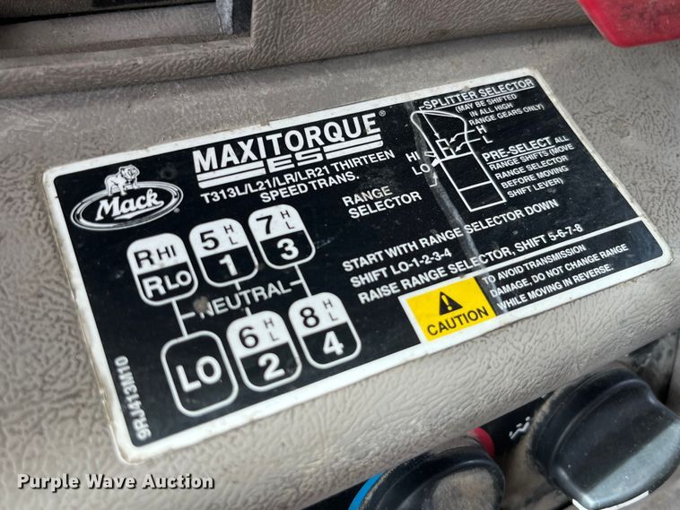 image for item LD9459 2006 Mack CHN613 dump truck