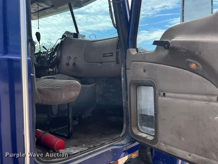 image for item LD9459 2006 Mack CHN613 dump truck