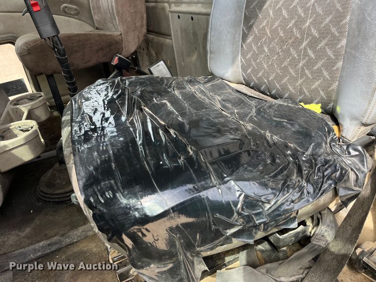 image for item LD9459 2006 Mack CHN613 dump truck