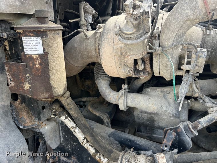 image for item LD9459 2006 Mack CHN613 dump truck