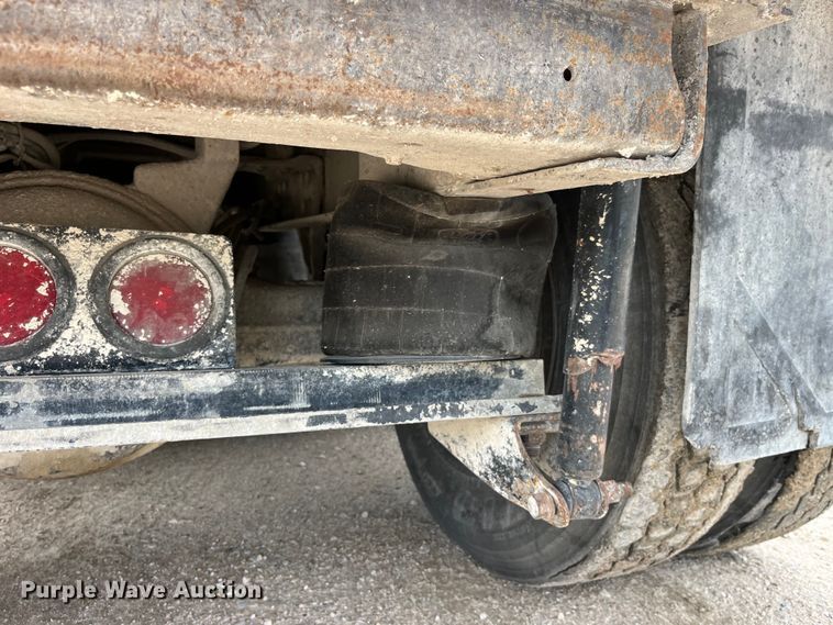 image for item LD9459 2006 Mack CHN613 dump truck