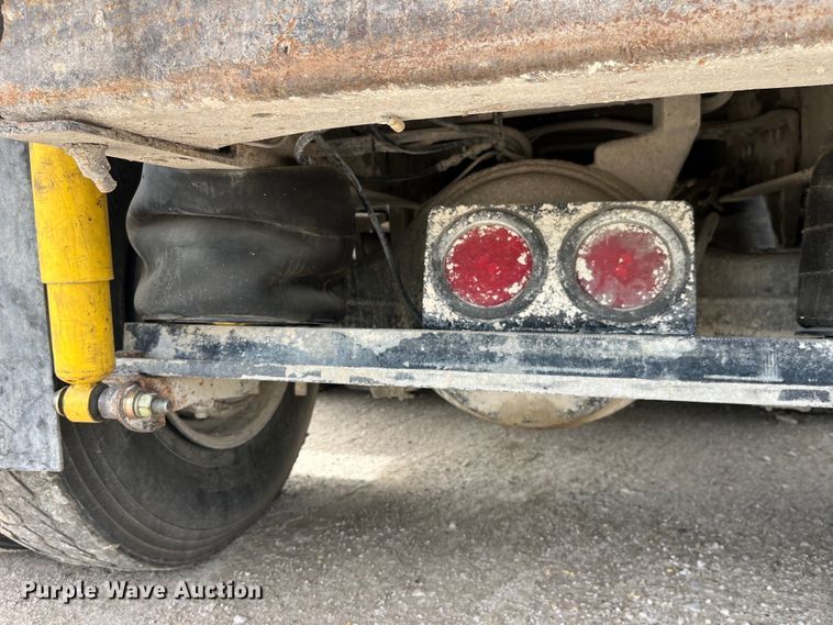 image for item LD9459 2006 Mack CHN613 dump truck