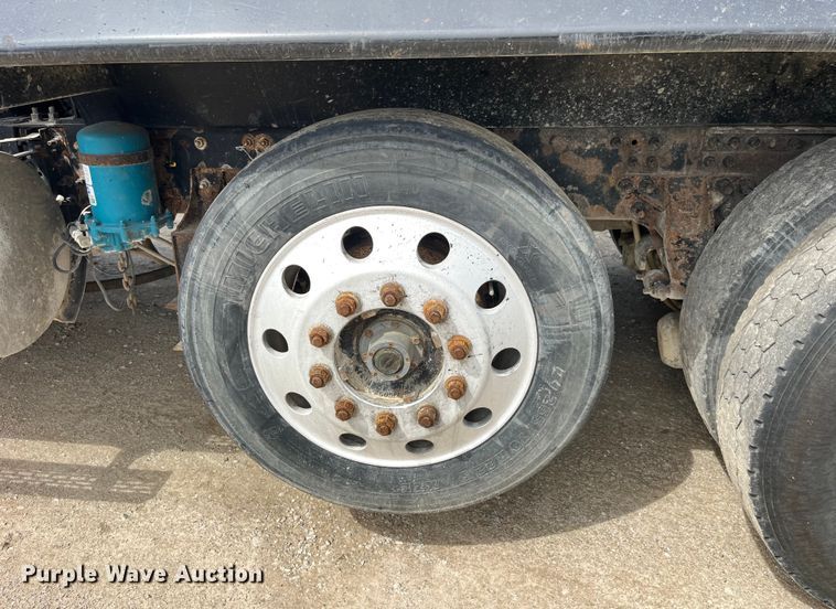 image for item LD9459 2006 Mack CHN613 dump truck