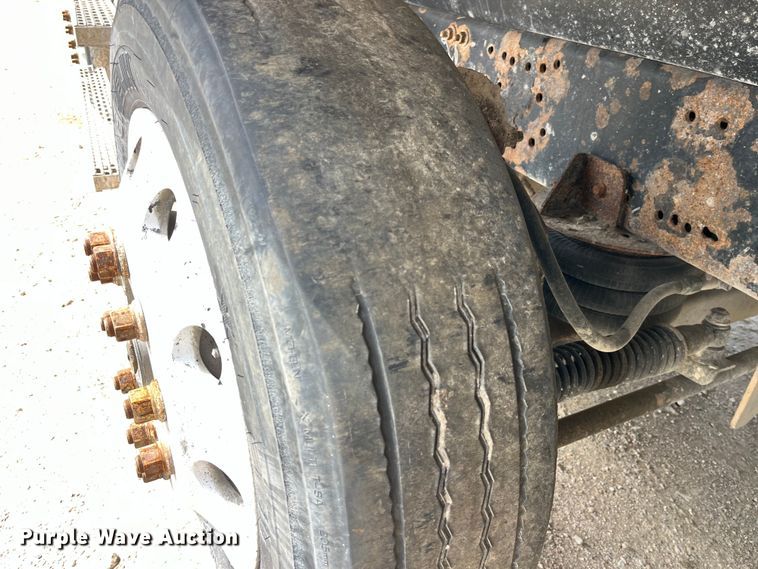 image for item LD9459 2006 Mack CHN613 dump truck