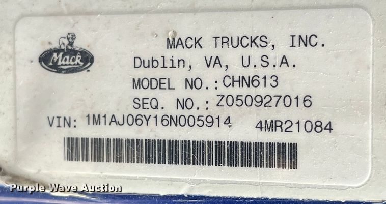 image for item LD9459 2006 Mack CHN613 dump truck