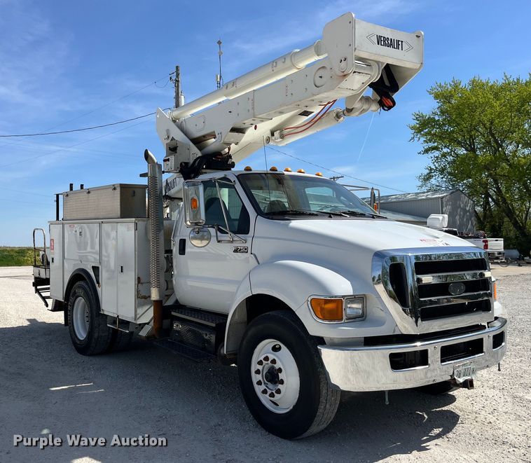 image for item LD9461 2012 Ford F750 Super Duty XL bucket truck
