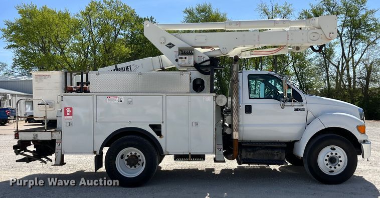 image for item LD9461 2012 Ford F750 Super Duty XL bucket truck