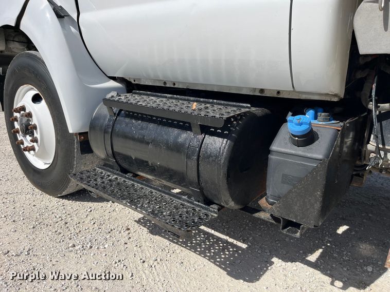 image for item LD9461 2012 Ford F750 Super Duty XL bucket truck