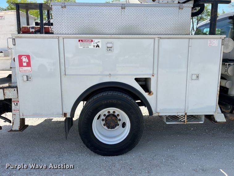 image for item LD9461 2012 Ford F750 Super Duty XL bucket truck