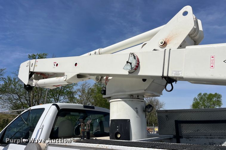 image for item LD9461 2012 Ford F750 Super Duty XL bucket truck