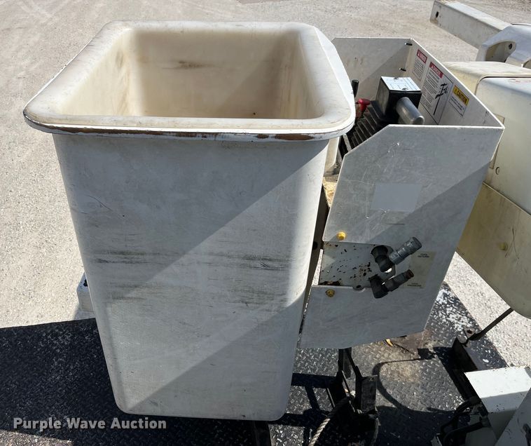 image for item LD9461 2012 Ford F750 Super Duty XL bucket truck