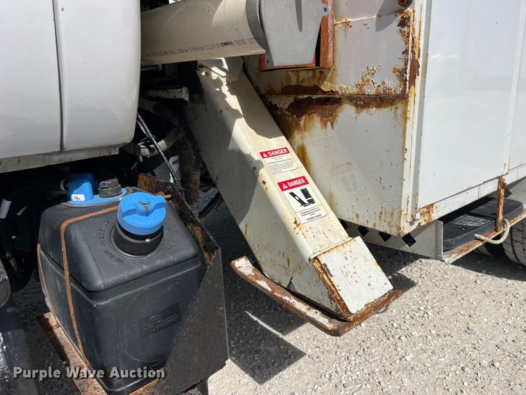 image for item LD9461 2012 Ford F750 Super Duty XL bucket truck