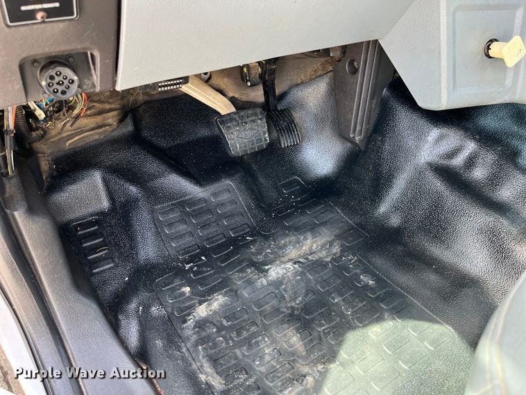 image for item LD9461 2012 Ford F750 Super Duty XL bucket truck