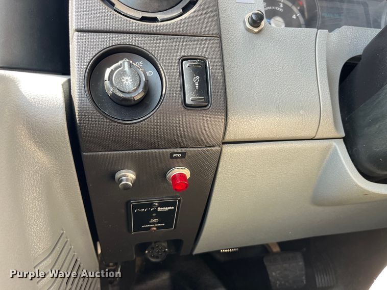 image for item LD9461 2012 Ford F750 Super Duty XL bucket truck