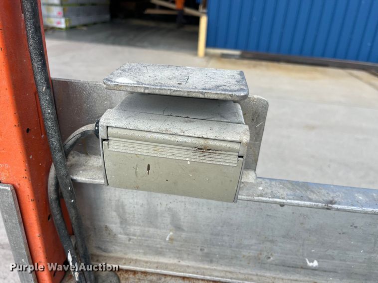 image for item LD9484 2008 JLG 2030ES scissor lift