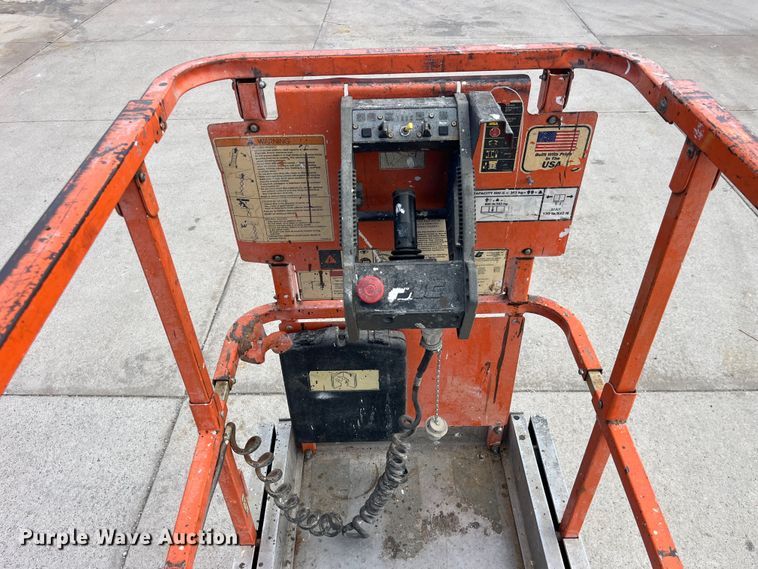 image for item LD9484 2008 JLG 2030ES scissor lift