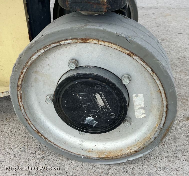 image for item LD9484 2008 JLG 2030ES scissor lift