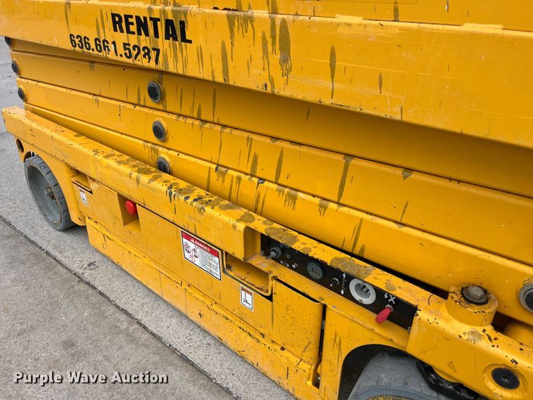 image for item LD9485 2012 Haulotte Compact 2632E scissor lift