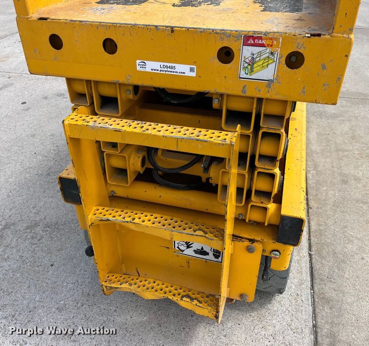 image for item LD9485 2012 Haulotte Compact 2632E scissor lift