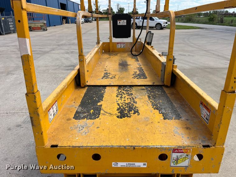 image for item LD9485 2012 Haulotte Compact 2632E scissor lift