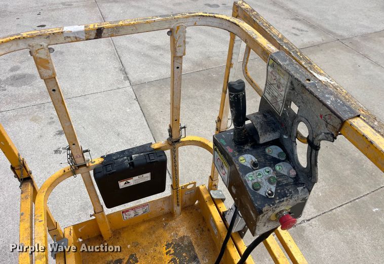 image for item LD9485 2012 Haulotte Compact 2632E scissor lift