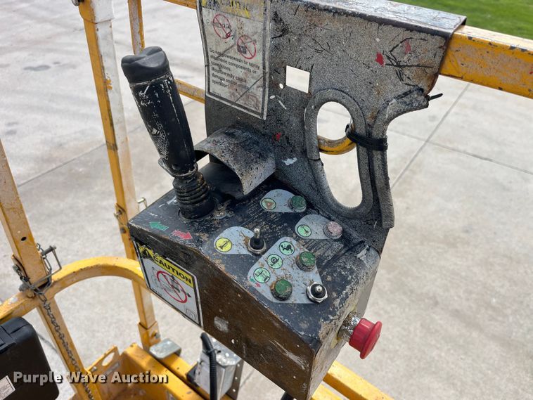 image for item LD9485 2012 Haulotte Compact 2632E scissor lift