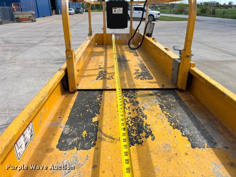 image for item LD9485 2012 Haulotte Compact 2632E scissor lift