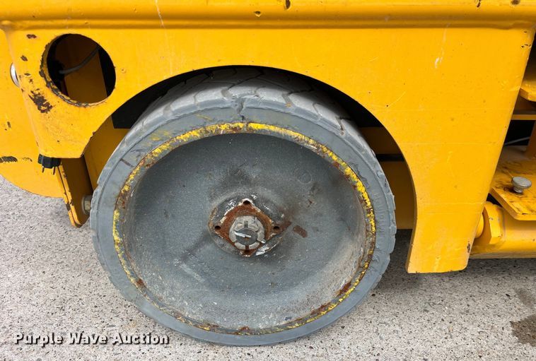 image for item LD9485 2012 Haulotte Compact 2632E scissor lift