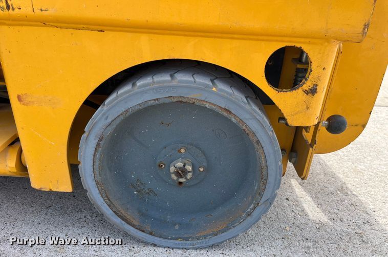 image for item LD9485 2012 Haulotte Compact 2632E scissor lift