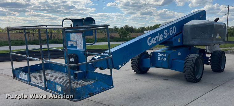 image for item LD9489 2005 Genie S-60 boom lift