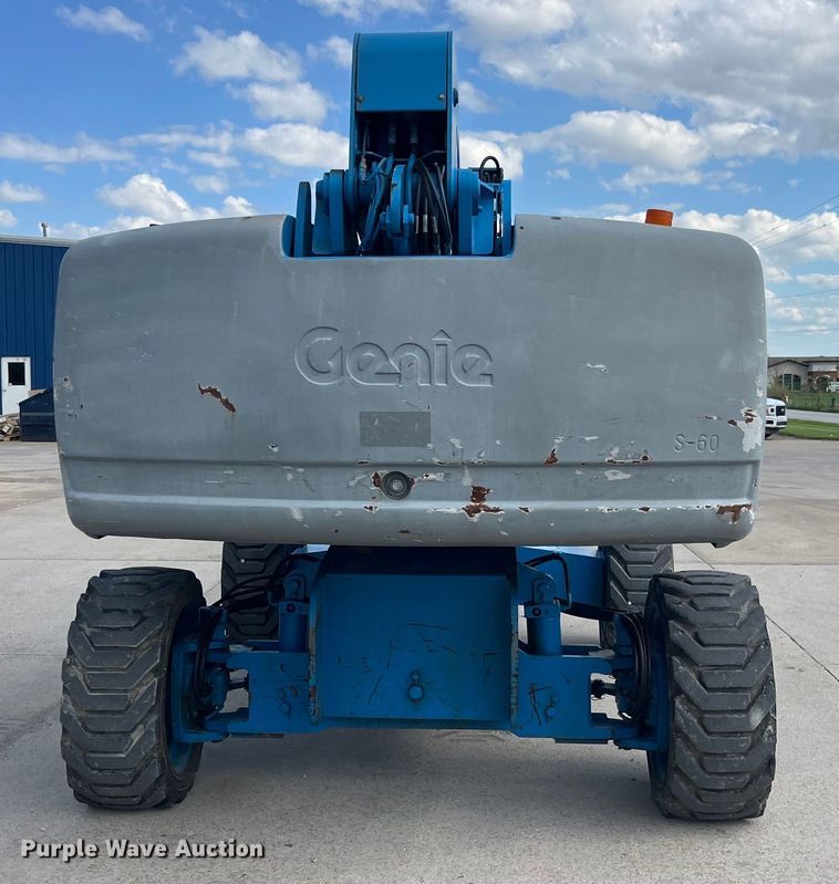 image for item LD9489 2005 Genie S-60 boom lift