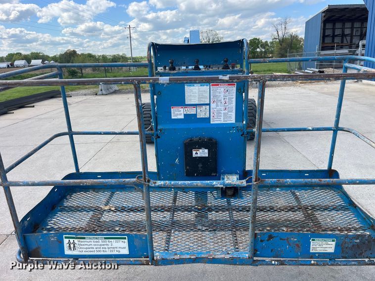 image for item LD9489 2005 Genie S-60 boom lift