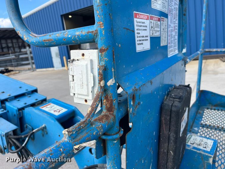 image for item LD9489 2005 Genie S-60 boom lift