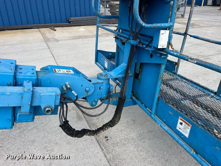 image for item LD9489 2005 Genie S-60 boom lift