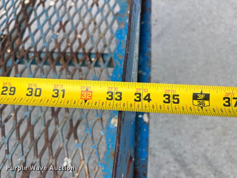 image for item LD9489 2005 Genie S-60 boom lift