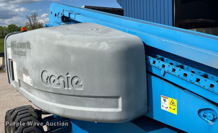 image for item LD9489 2005 Genie S-60 boom lift