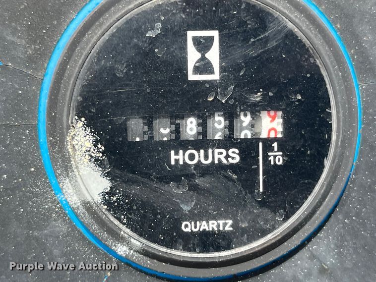 image for item LD9489 2005 Genie S-60 boom lift