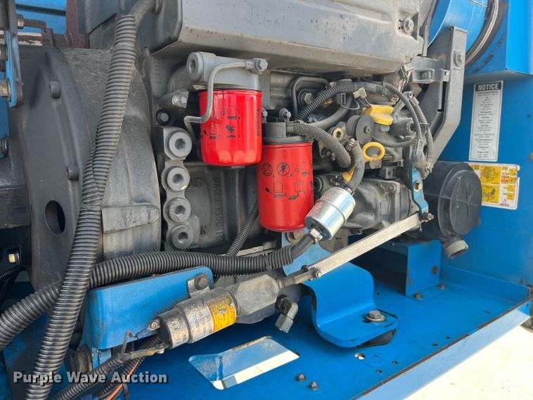 image for item LD9489 2005 Genie S-60 boom lift