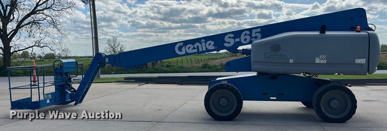image for item LD9490 2006 Genie  S-65 boom lift