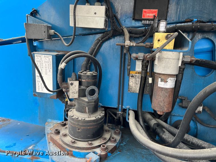 image for item LD9493 2013 Genie  S-85 boom lift