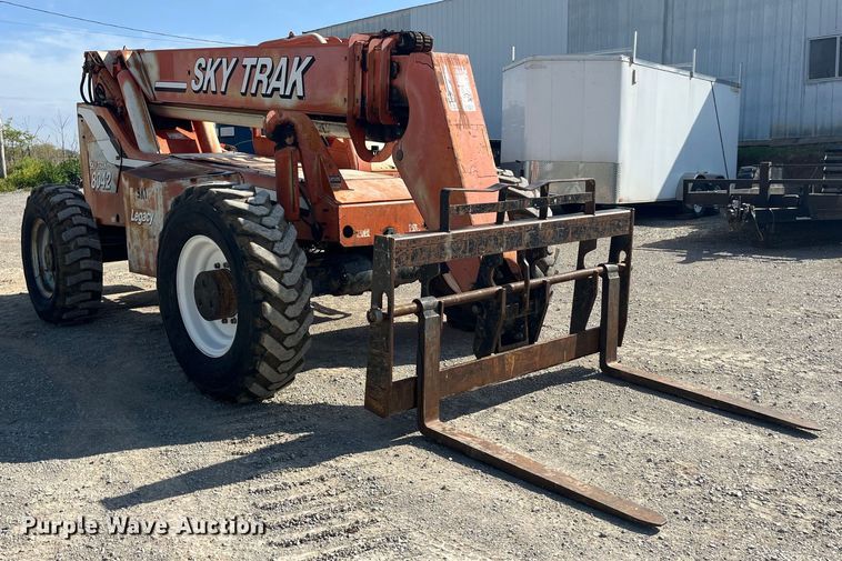 image for item LD9499 2003 Sky Trak 8042 telehandler