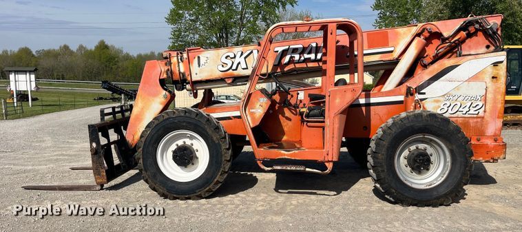 image for item LD9499 2003 Sky Trak 8042 telehandler