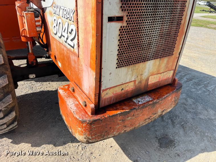 image for item LD9499 2003 Sky Trak 8042 telehandler