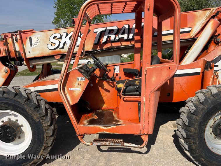 image for item LD9499 2003 Sky Trak 8042 telehandler