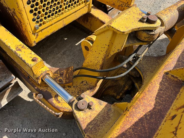 image for item LD9502 2006 Komatsu  D37PX-21A dozer